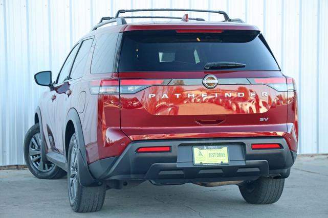 2022 nissan pathfinder sv