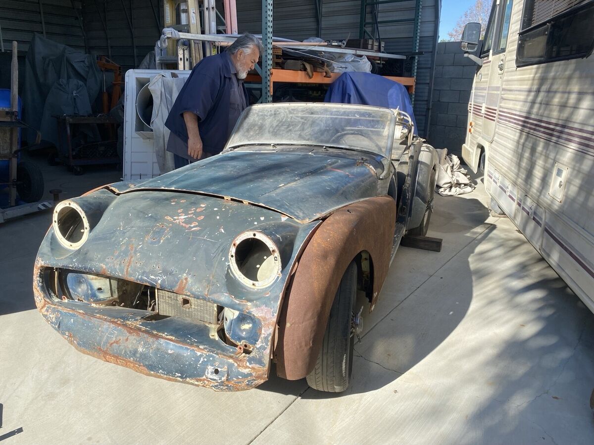 1959 triumph tr 3 blue