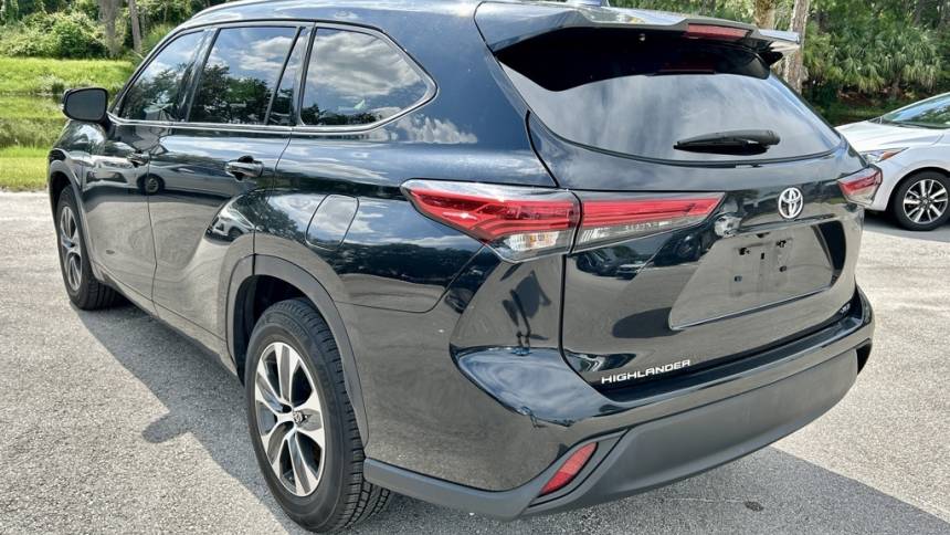 2022 toyota highlander xle