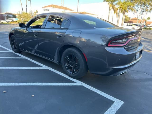 2015 dodge charger se