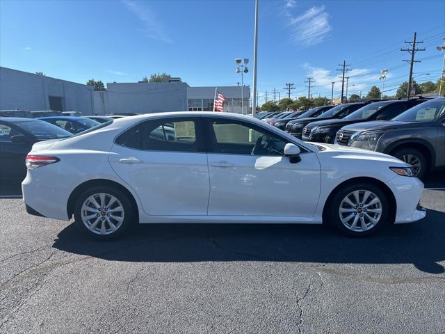 2018 toyota camry le