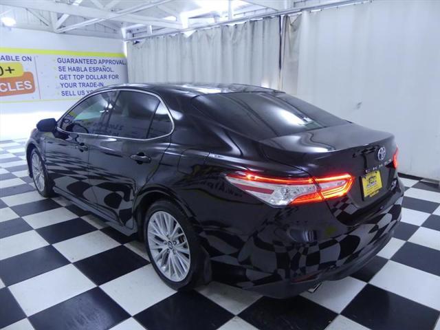 2018 toyota camry hybrid xle