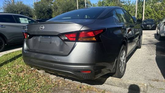 2025 Nissan Altima