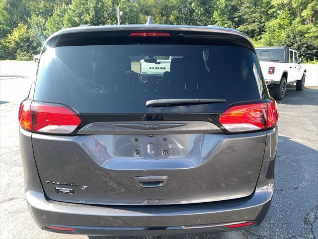 2019 chrysler pacifica touring-l plus