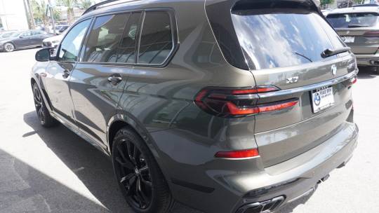 2025 BMW X7