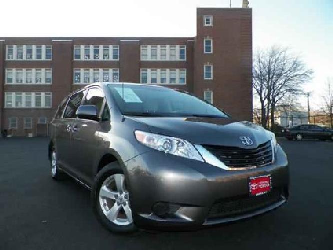 2011 toyota sienna le in bronx, ny