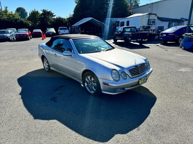 2001 mercedes-benz clk-class 320 cabriolet