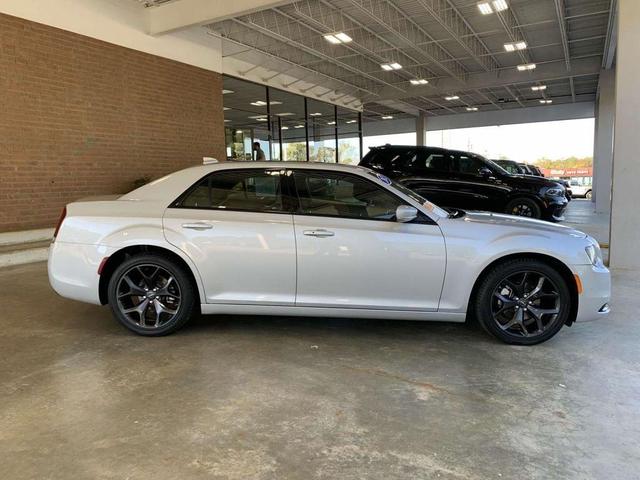 2023 chrysler 300 s