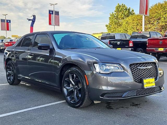 2021 chrysler 300 touring