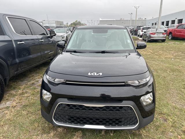 2022 kia soul lx
