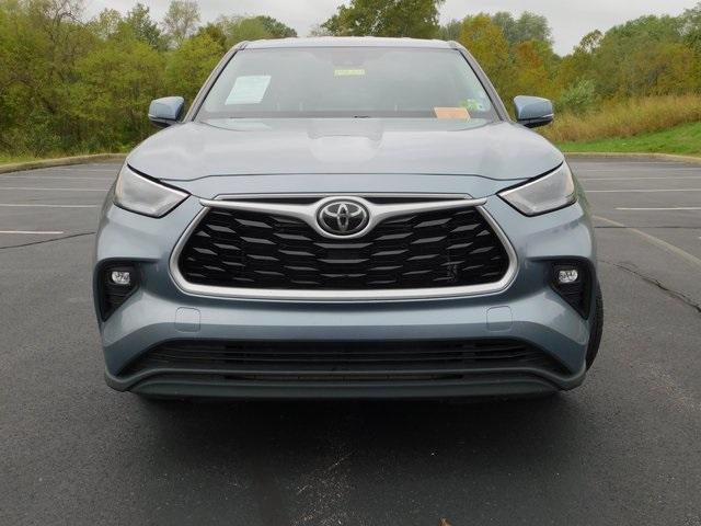 2022 toyota highlander le