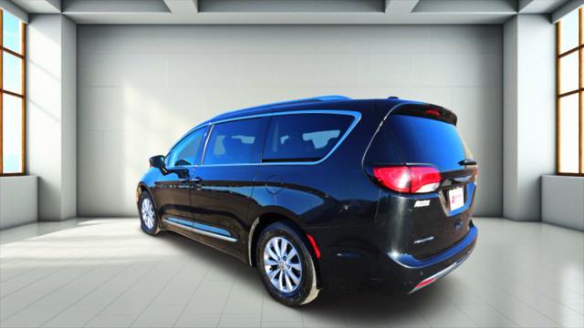 2018 chrysler pacifica touring-l