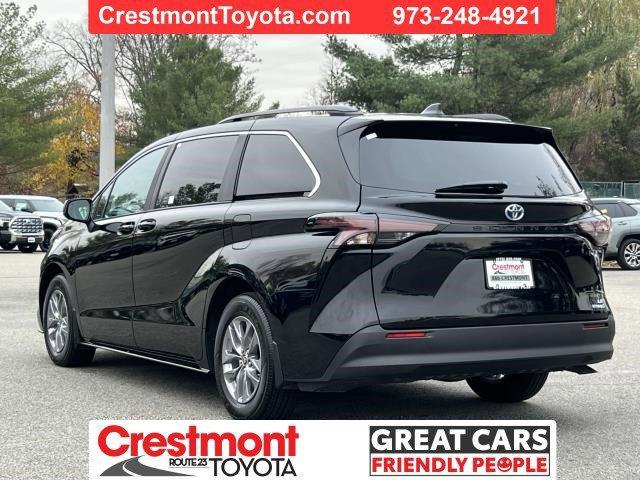 2024 toyota sienna le
