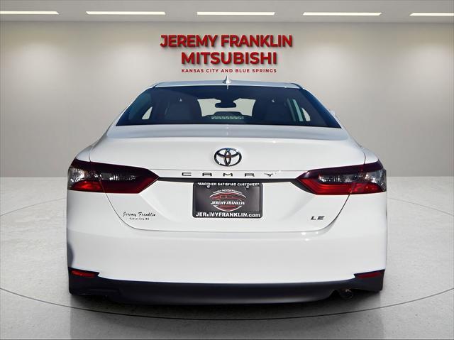 2022 toyota camry le