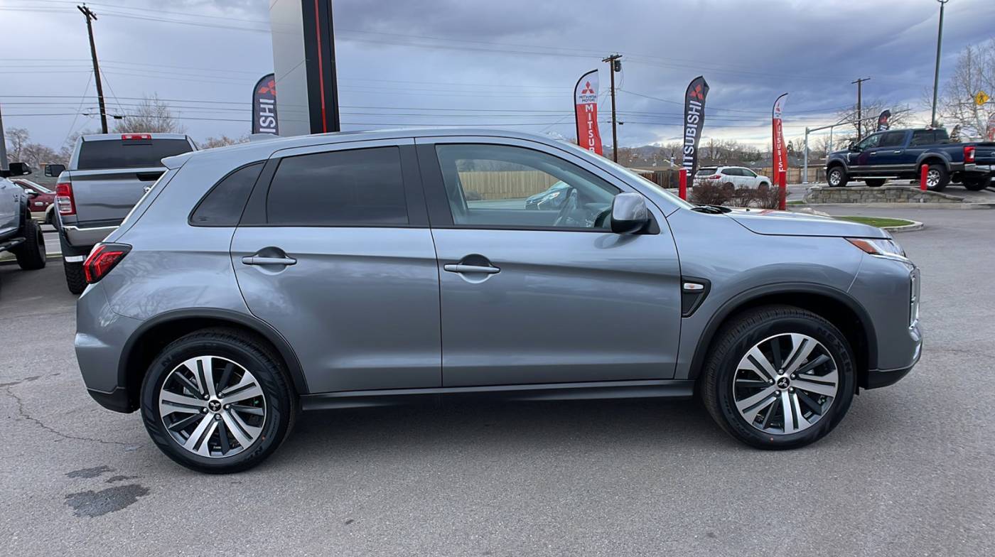 2024 mitsubishi outlander sport es
