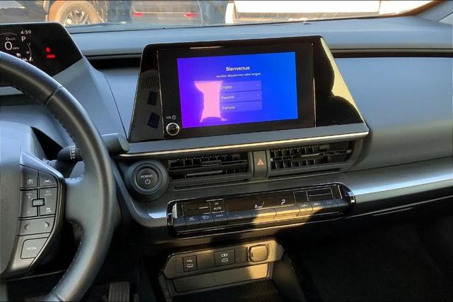 2023 toyota prius le