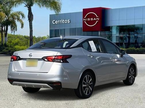 2021 nissan versa