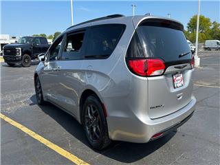 2018 Chrysler Pacifica touring l plus