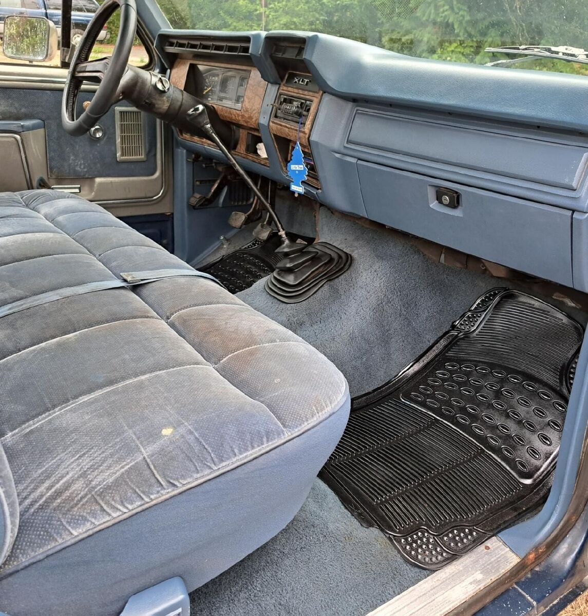 1986 ford f150 xlt lariat truck ( 6 cylinder ) low miles, runs good
