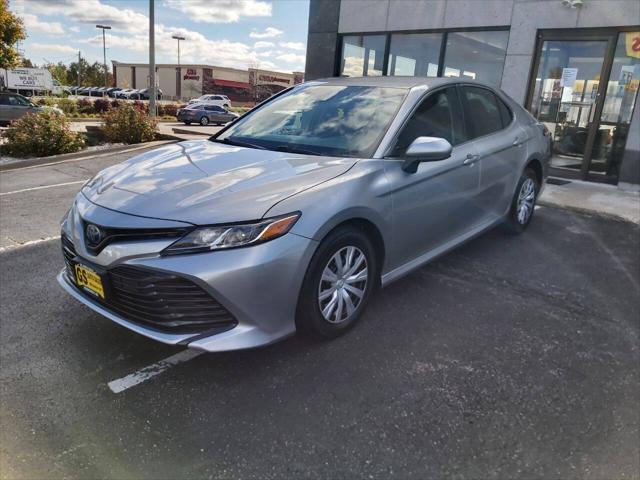 2018 toyota camry hybrid se