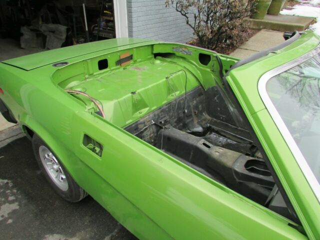 triumph tr8 rolling chassis..clear title