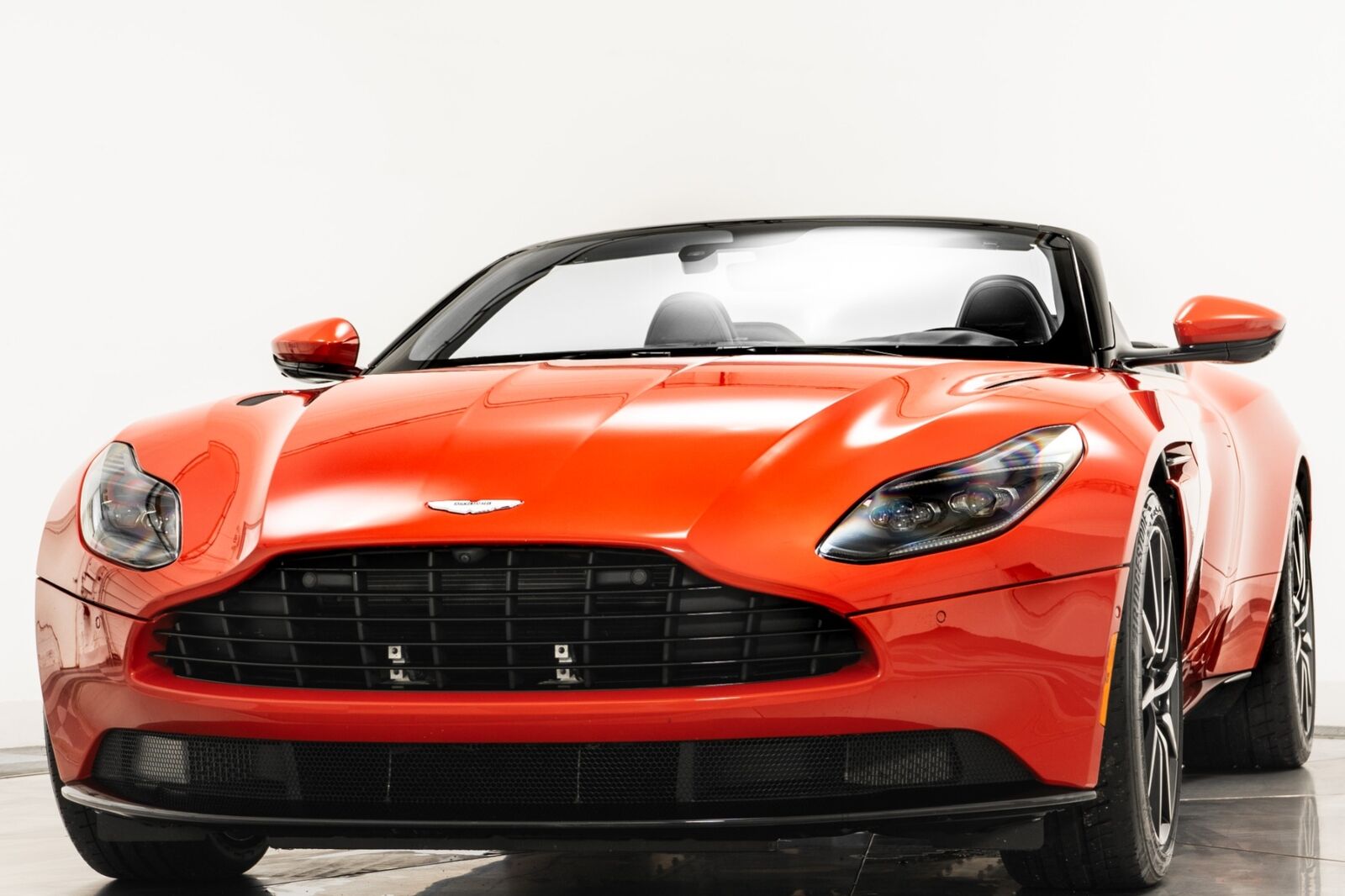 2020 aston martin db11 volante