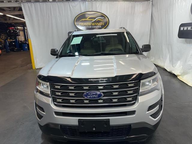 2017 ford explorer base
