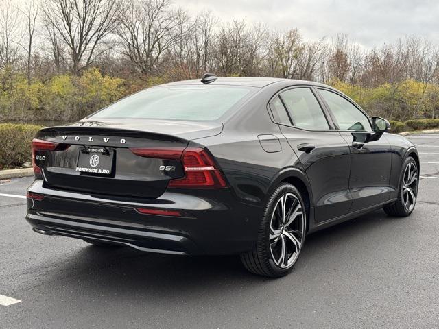 2024 volvo s60 b5 plus dark theme