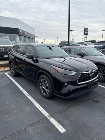 2022 toyota highlander xle