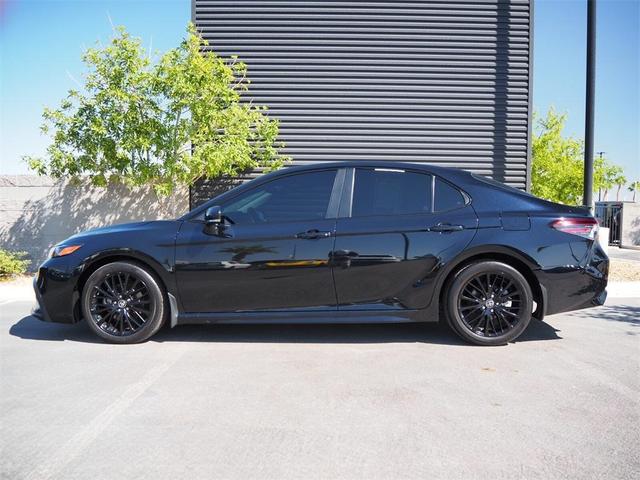 2022 toyota camry se nightshade