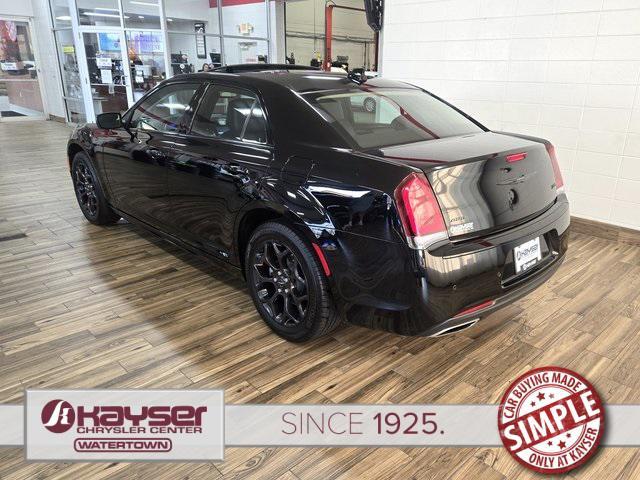 2023 chrysler 300 touring