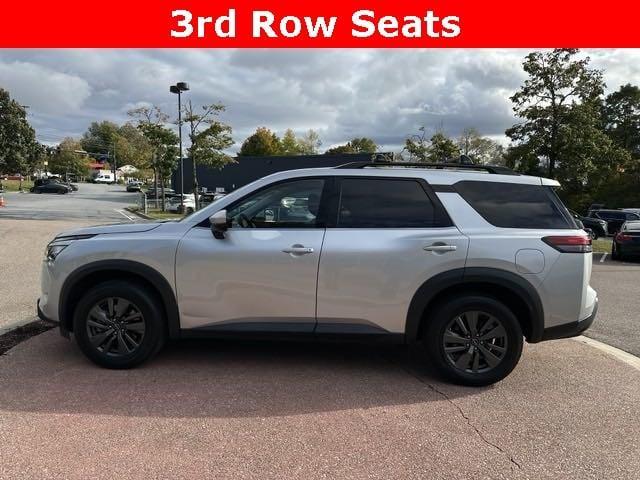 2023 nissan pathfinder sv