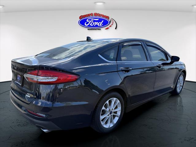 2020 ford fusion se