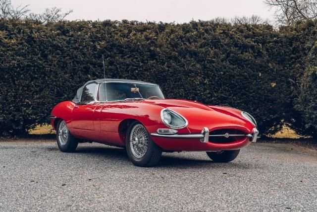 jaguar e-type roadster