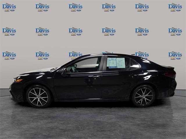 2022 toyota camry se