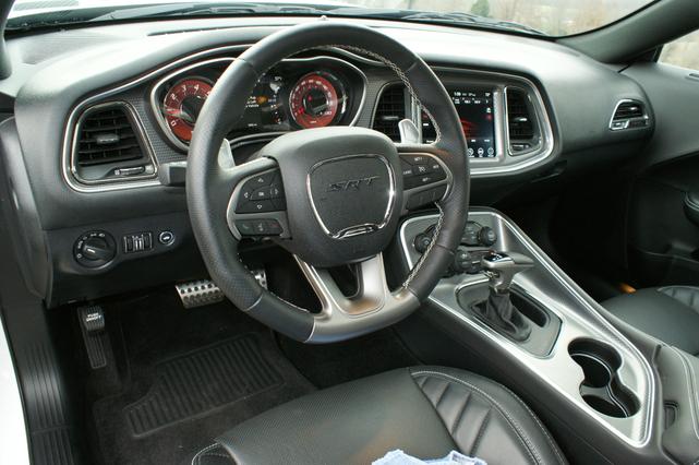 2017 dodge challenger srt hellcat