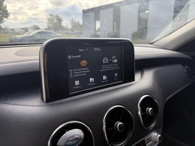 2019 kia stinger base