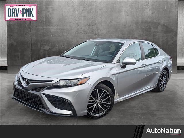 2022 toyota camry se