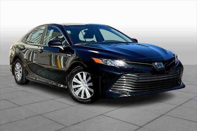 2020 toyota camry le