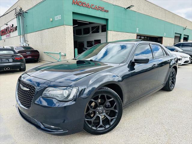 2019 chrysler 300 s