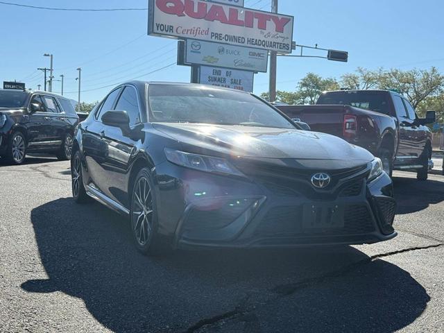 2021 toyota camry se
