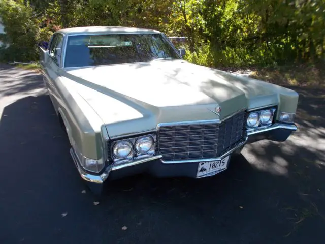1969 cadillac sedan deville 4 door hardtop