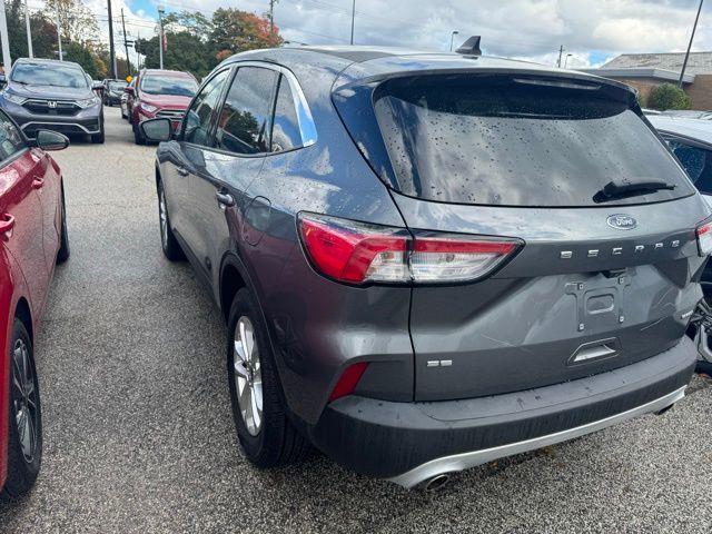 2021 ford escape se