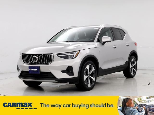 2024 volvo xc40 b5 plus bright theme