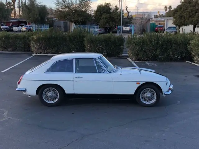 1969 mgb gt runs and drive great