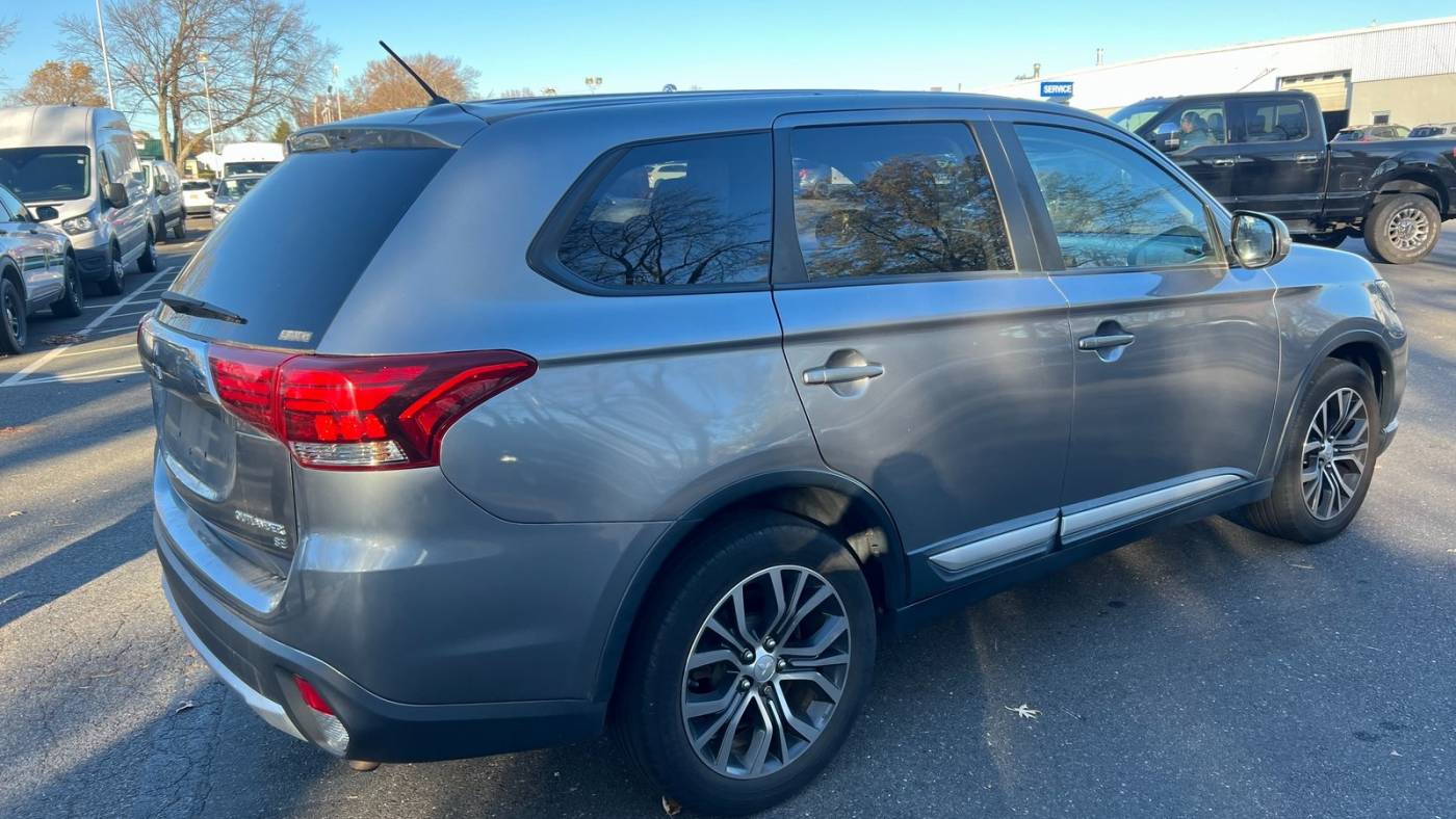 2016 mitsubishi outlander es