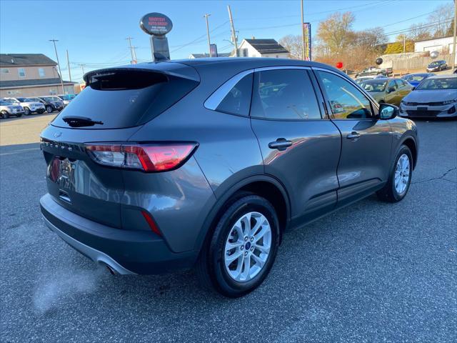 2021 ford escape se
