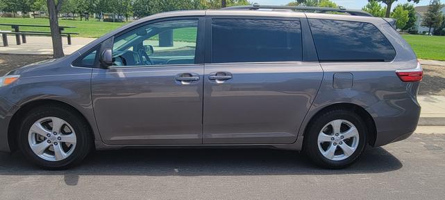 2015 toyota sienna le