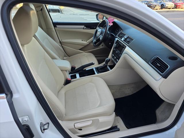 2012 volkswagen passat base