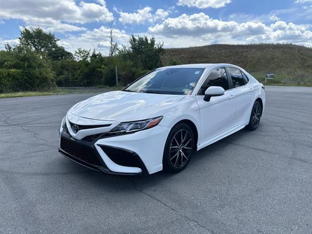 2021 toyota camry se